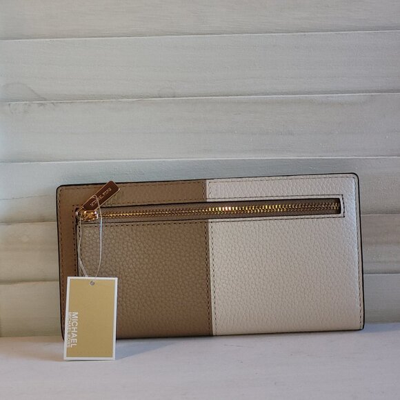 $98 NWT Michael Kors Camel Combo Large Leather Wallet - Picture 5 of 6